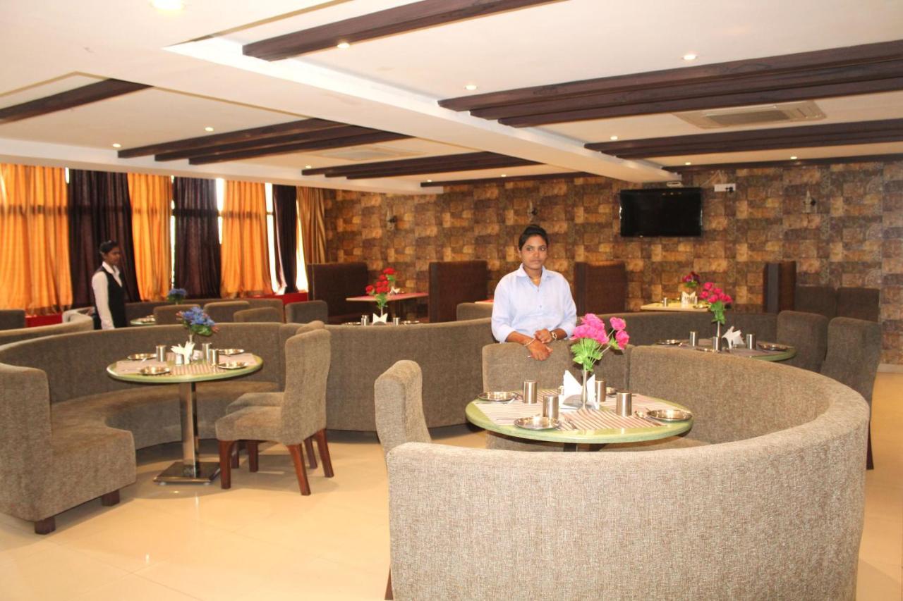 Hotel Anandam Kānker Kültér fotó
